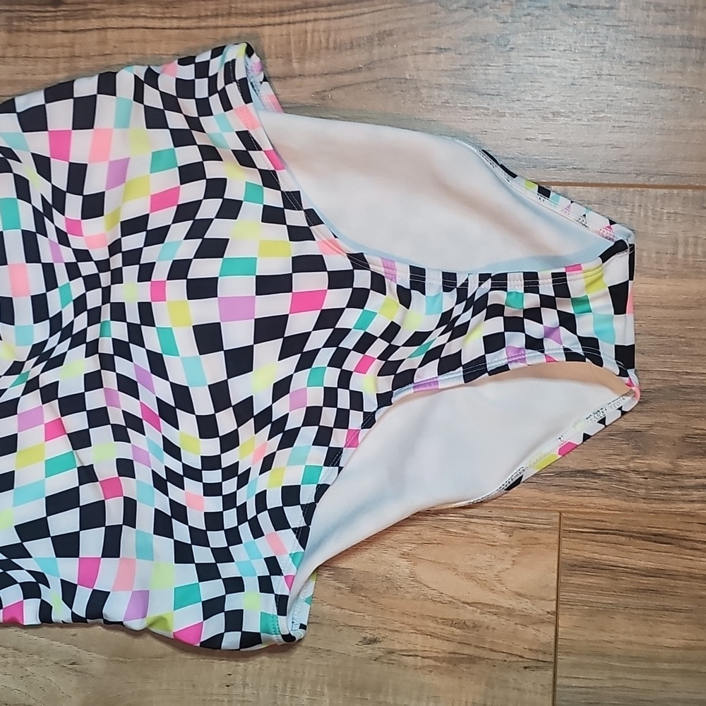Swimsuite - Picture 3 of 6